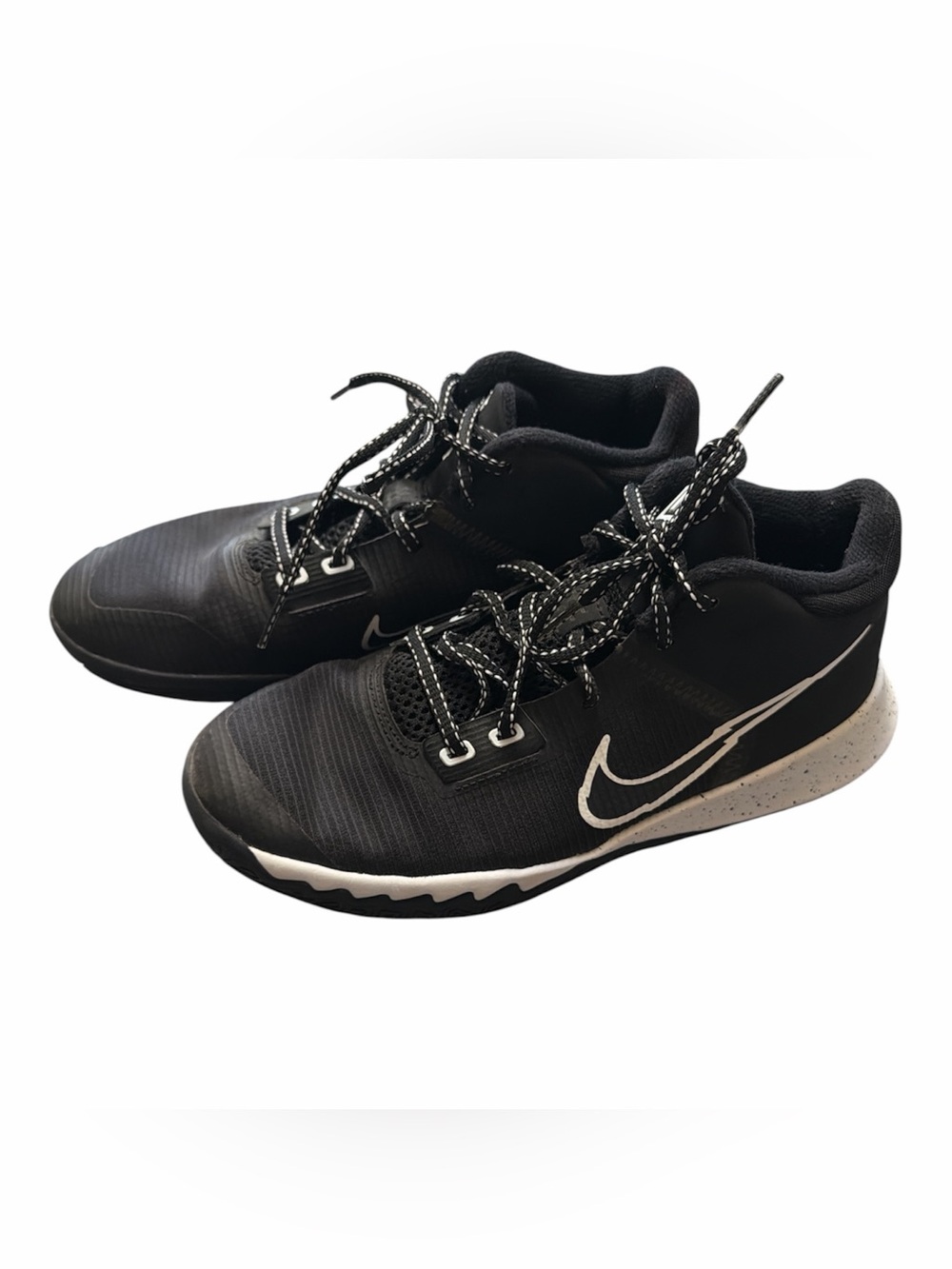 Nike Kyrie Flytrap Basketball Shoes Black/White size 6 Youth